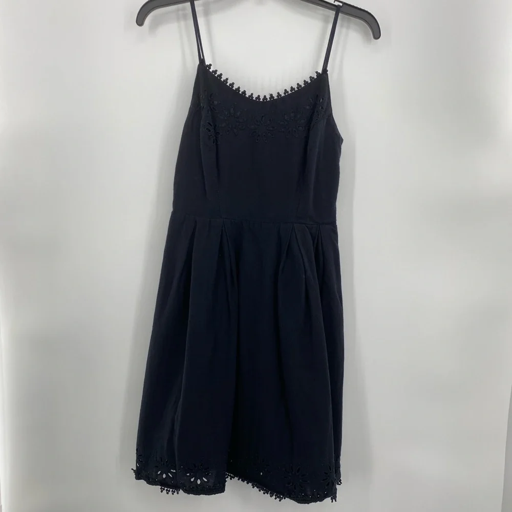2.99 E Old Navy Sleeveless Fit & Flare Side Zip Back Smock Mini Dress Embroidere